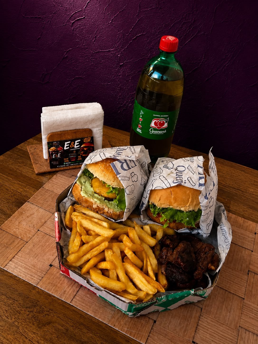 Combo Casal da EeE: dois X Salada, batata frita e carne